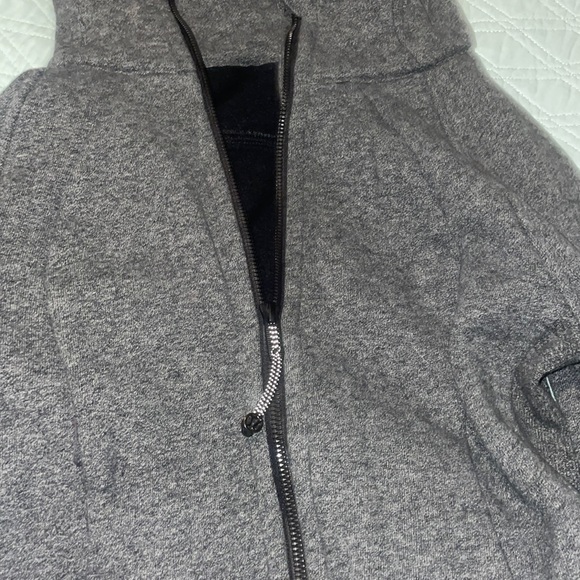 Lululemon JACKET - Picture 1 of 3
